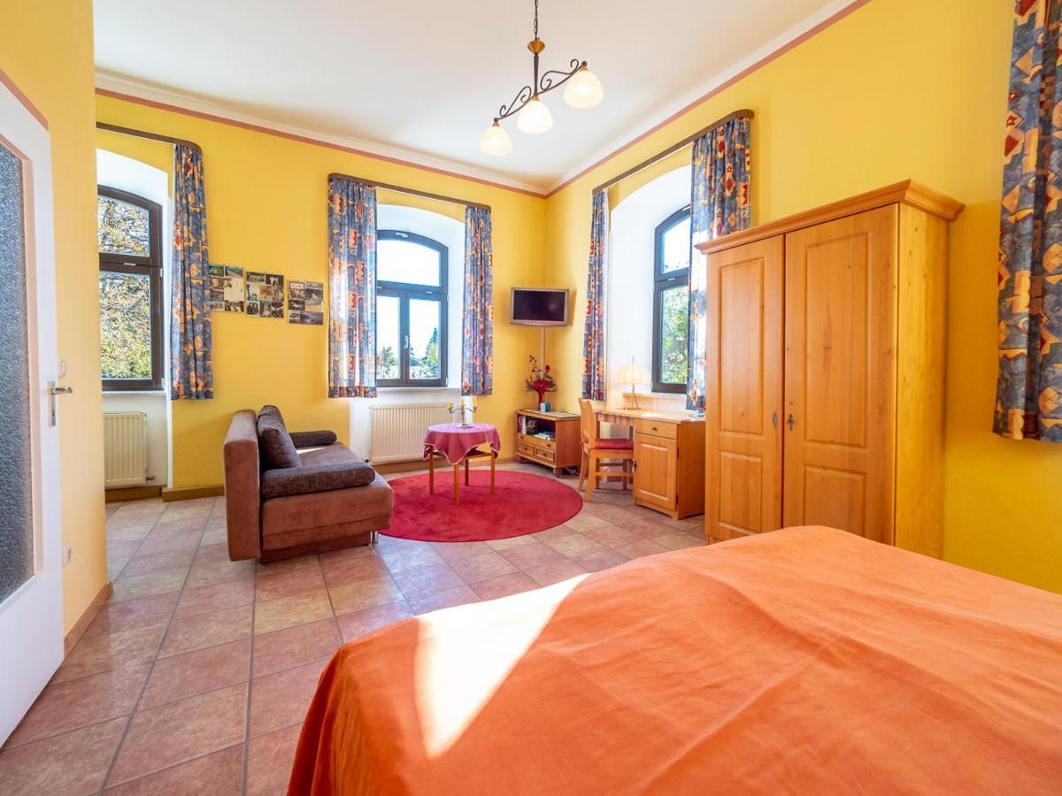 Kleinkunstbuehne Zur Post Beim John In Obing Hotel Bagian luar foto